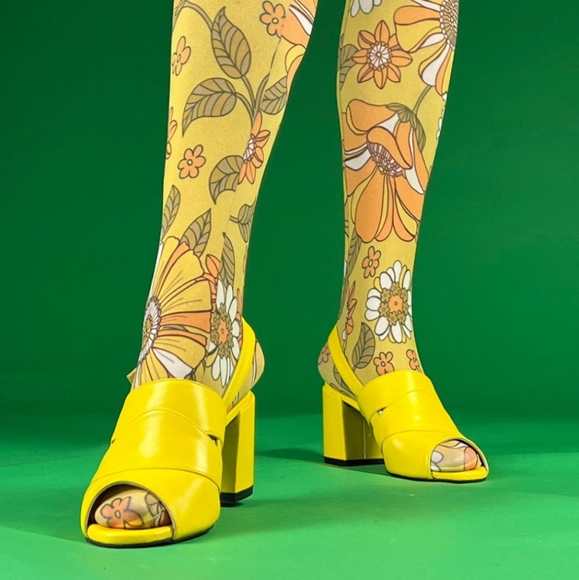 Mod Shoes the Willow in Sunshine Yellow size 6 - Picture 3 of 10